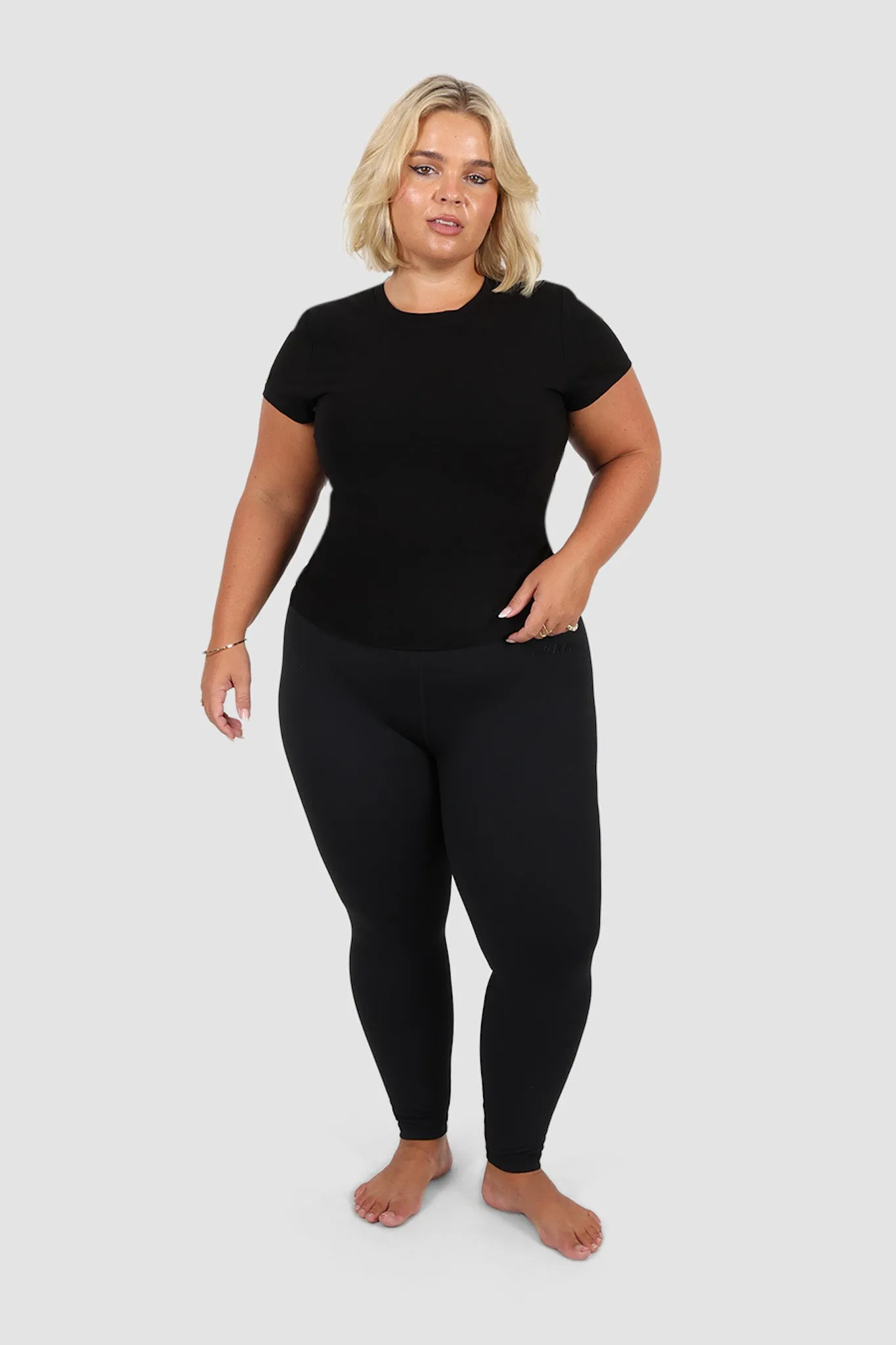 FORM BASE TIGHT 7/8 BLACKOUT