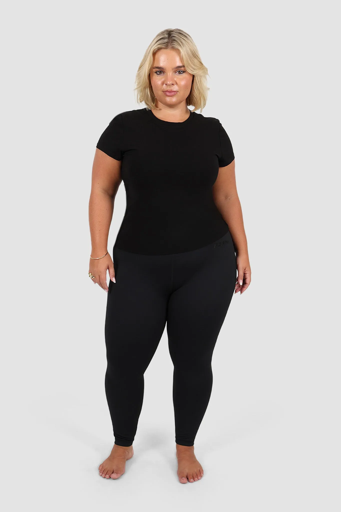 FORM BASE TIGHT 7/8 BLACKOUT