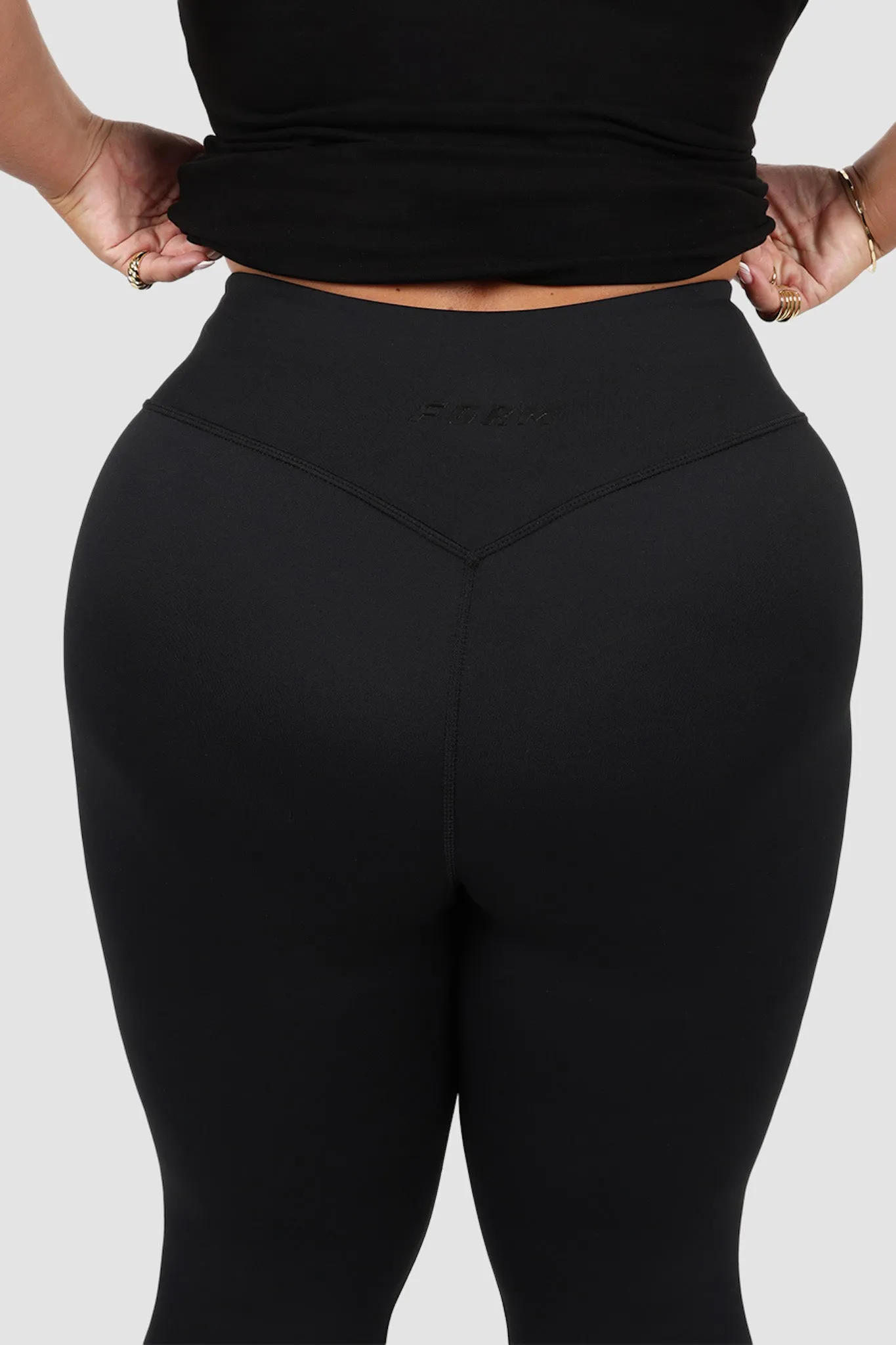 FORM BASE TIGHT 7/8 BLACKOUT