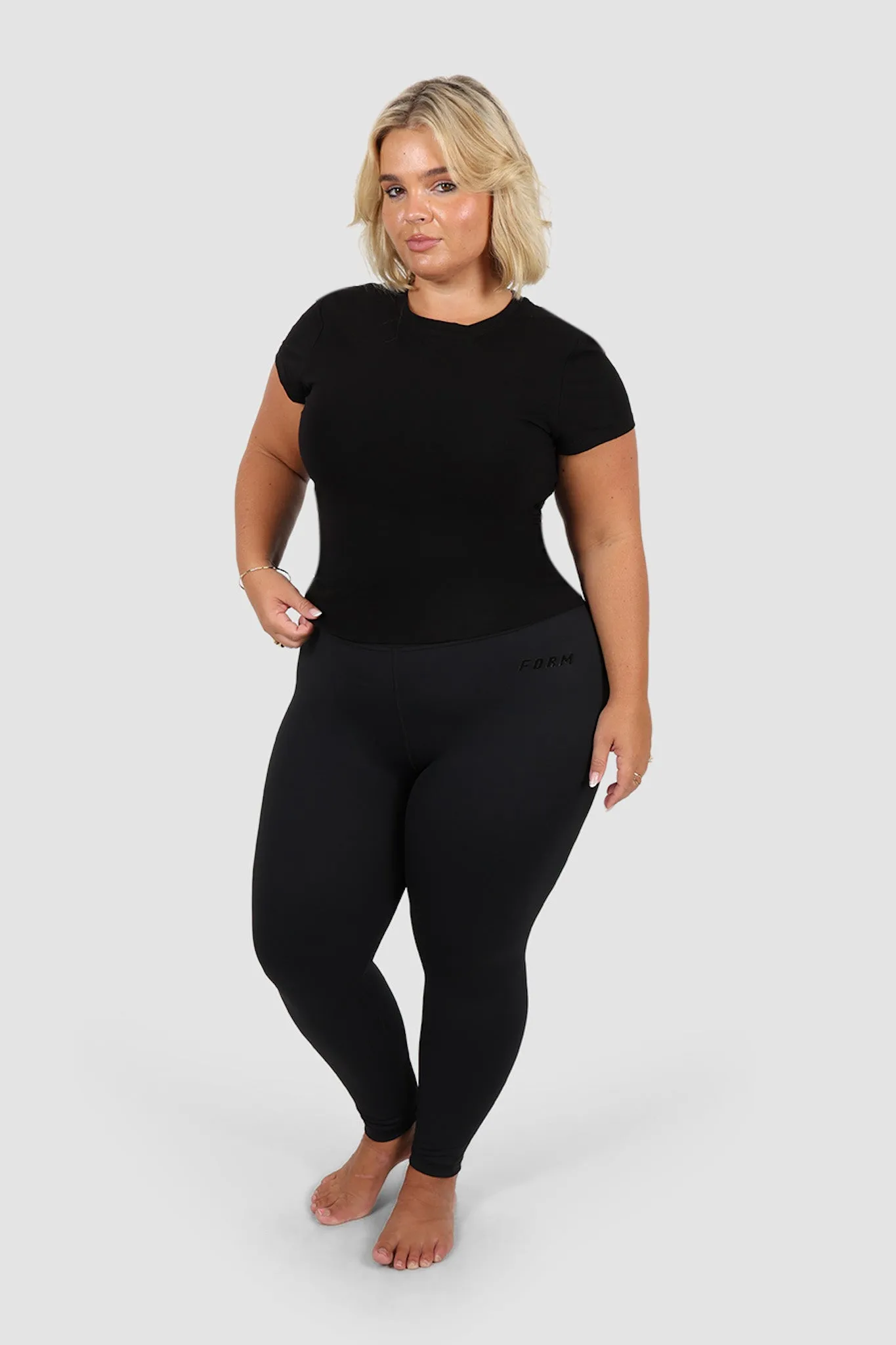 FORM BASE TIGHT 7/8 BLACKOUT